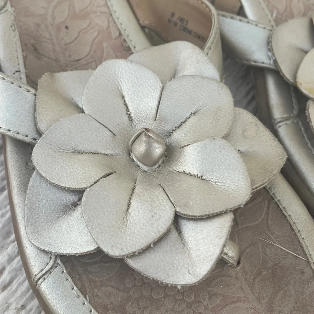 BOC Born Concept Floral Gold Thong Sandals 9 / 40.5